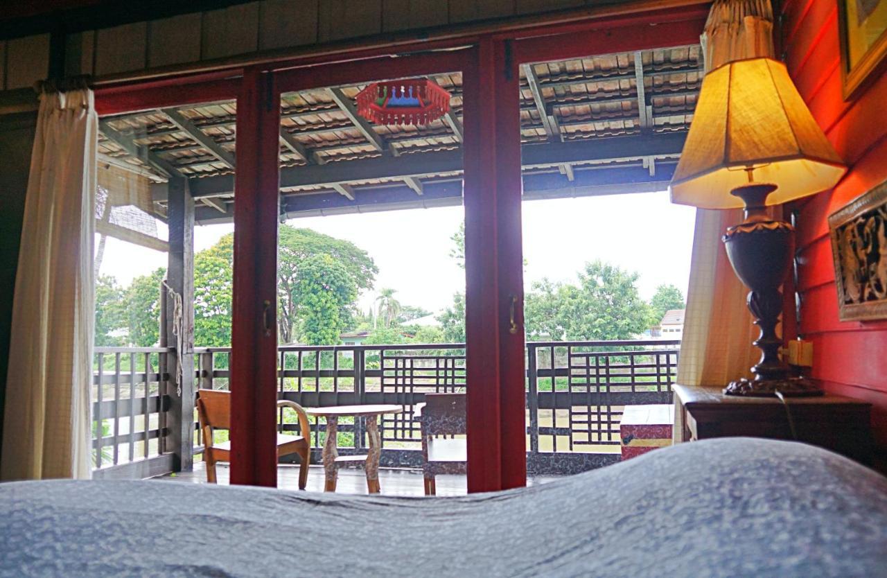The Riverside Guest House Lampang Exterior foto